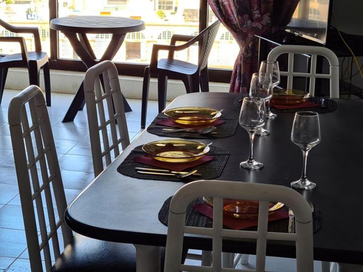 Saint Julian's Spinola Bay Sea Front Apt 6 מראה חיצוני תמונה