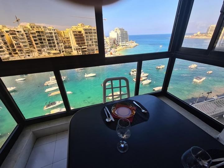 Saint Julian's Spinola Bay Sea Front Apt 6 מראה חיצוני תמונה
